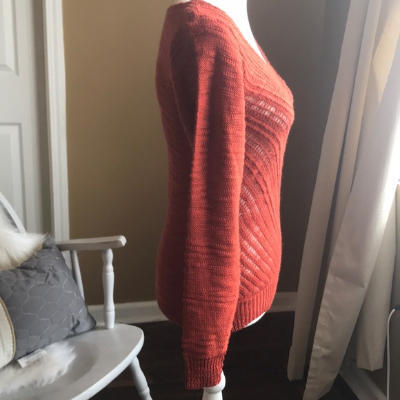 Soft open knit front rust orange v-neck sweater - Picture 4 of 8